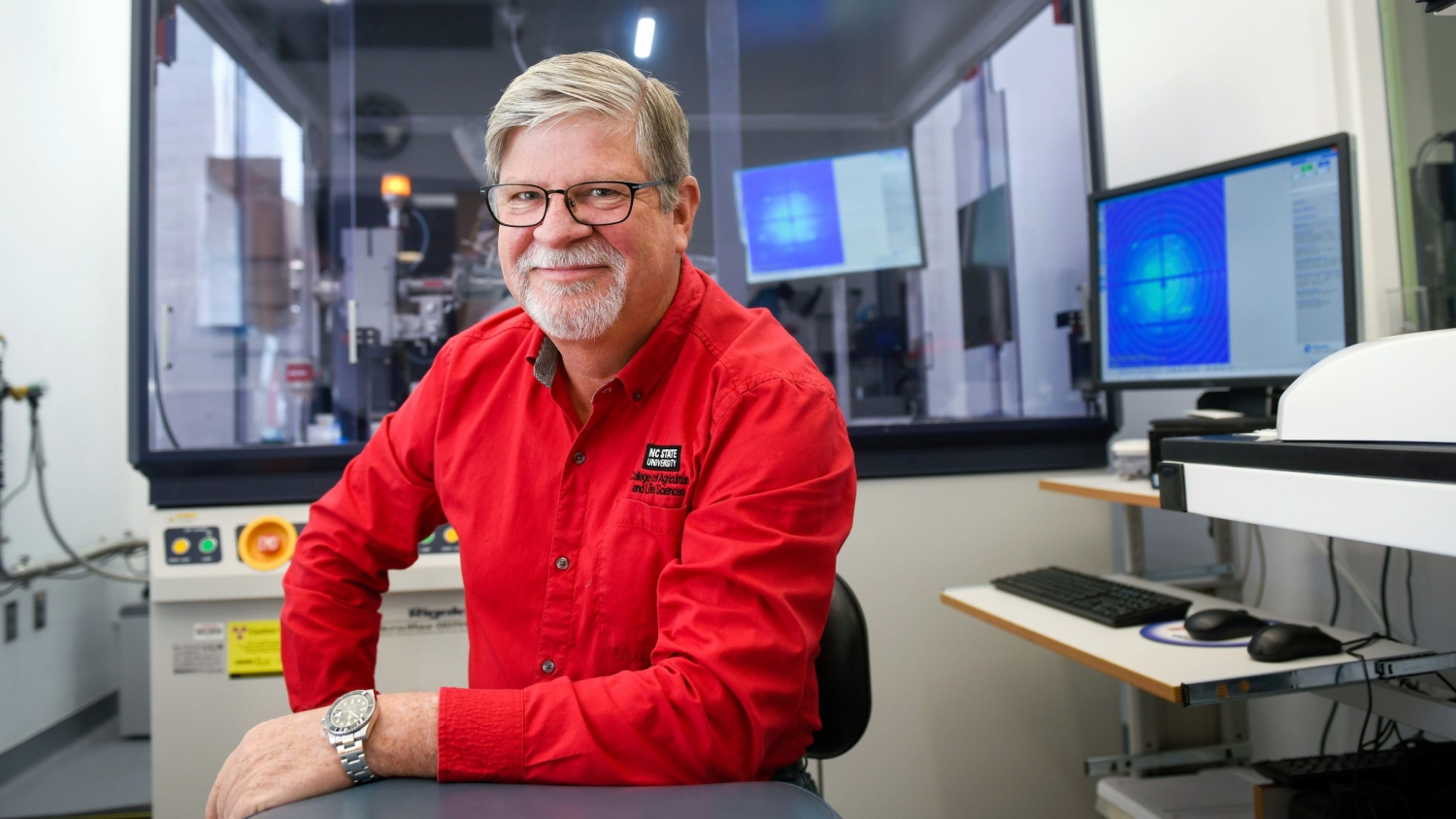 Steve Lommel in a university laboratory